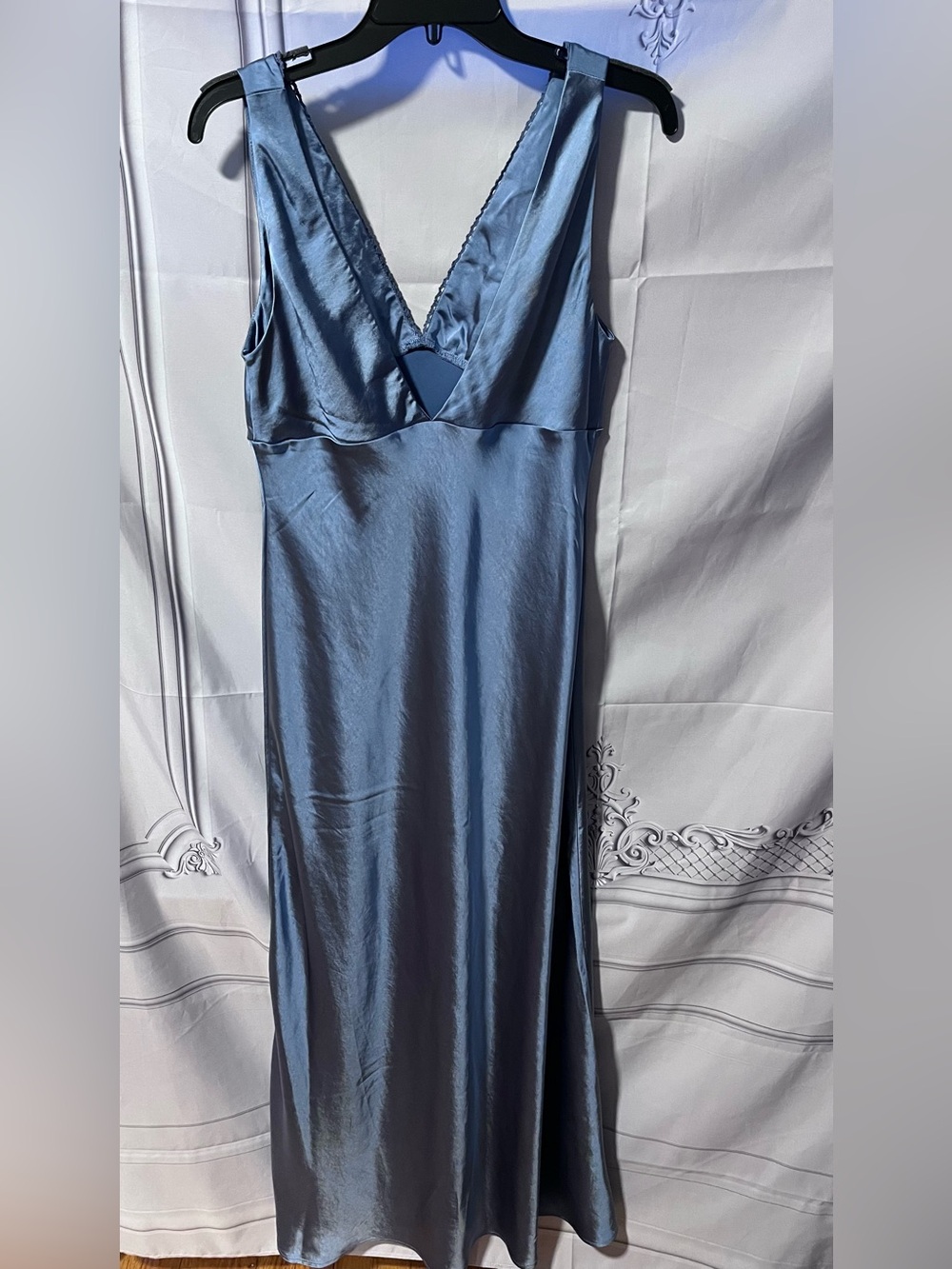 TREND NEW HOUSE OF HARLOW EMBROIDERED SATIN DRESS SIZE S and M 
🚨FIRM PRICE - Picture 14 of 14